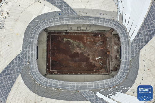 重慶龍興足球場(chǎng)進(jìn)入金屬屋面及幕墻裝飾裝修施工收尾階段